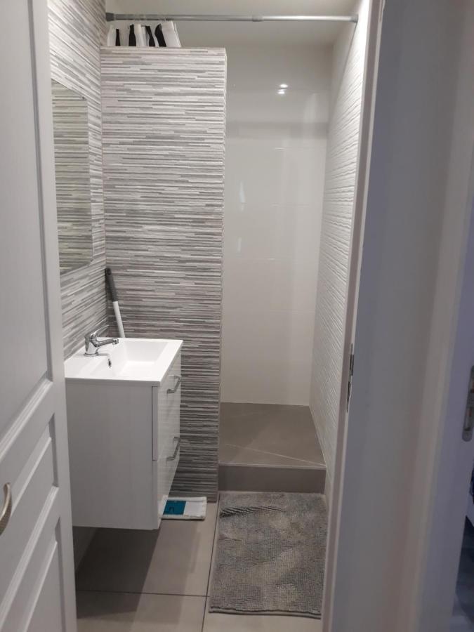 T2 Courte Duree Apartment Jonage Exterior photo